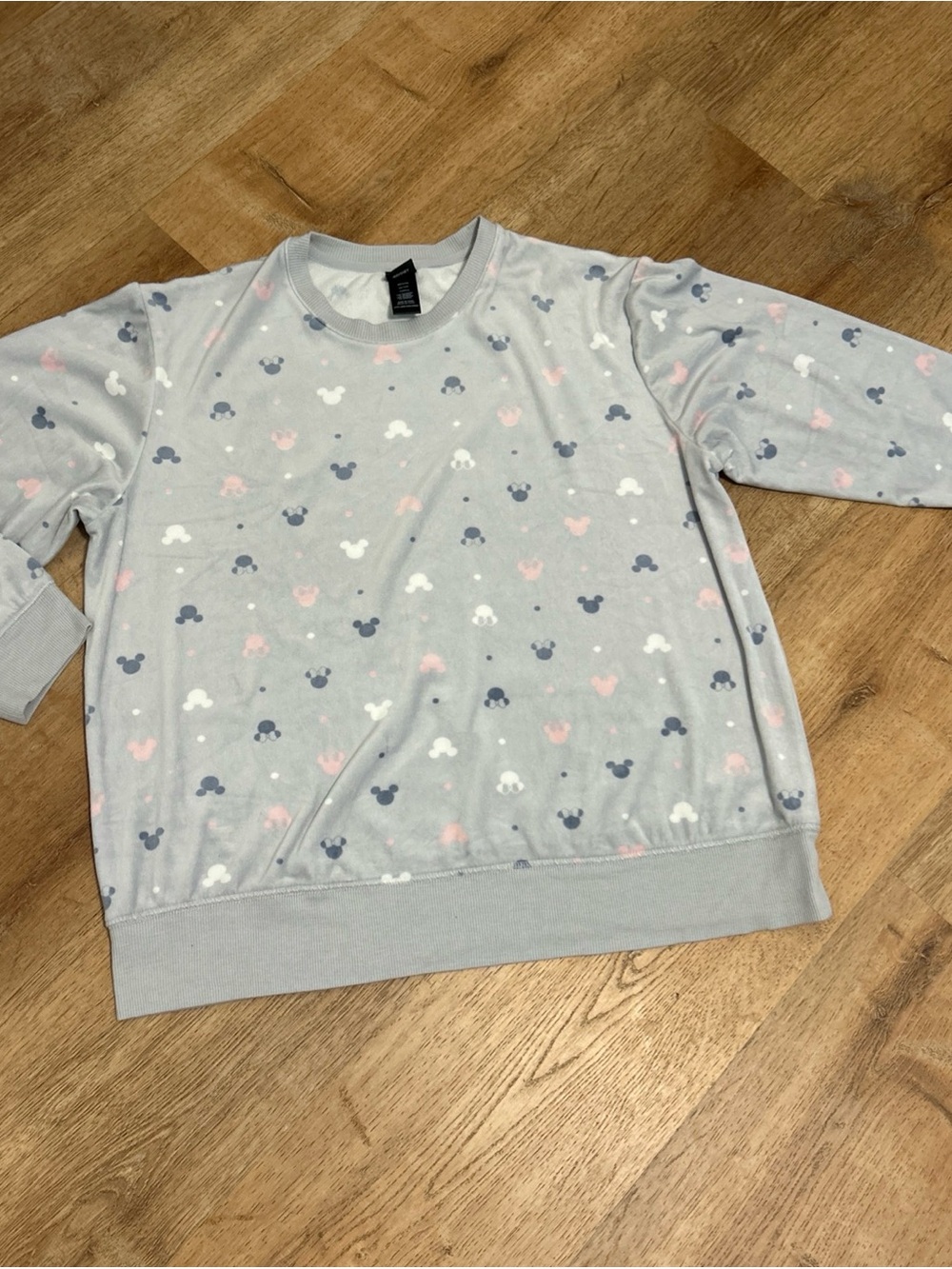 Disney Light Gray Pajama Set with Pink, White & Navy Mouse Motifs - Picture 2 of 6